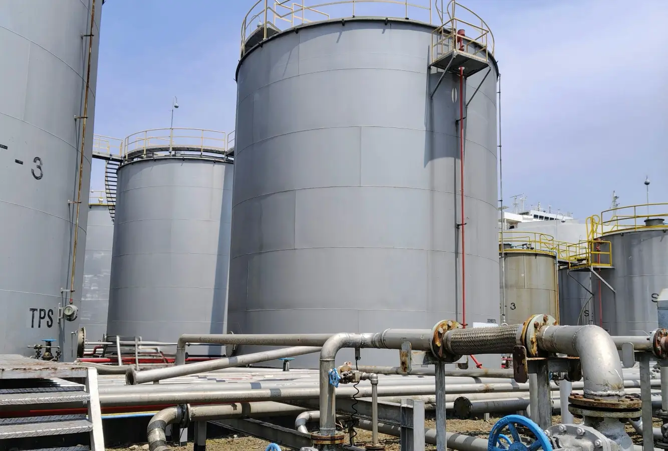Strategic Oil Trading